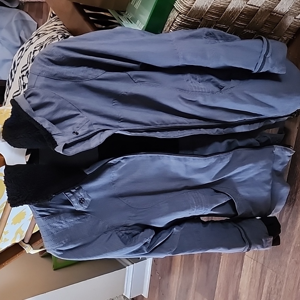 Guc lululemon coat